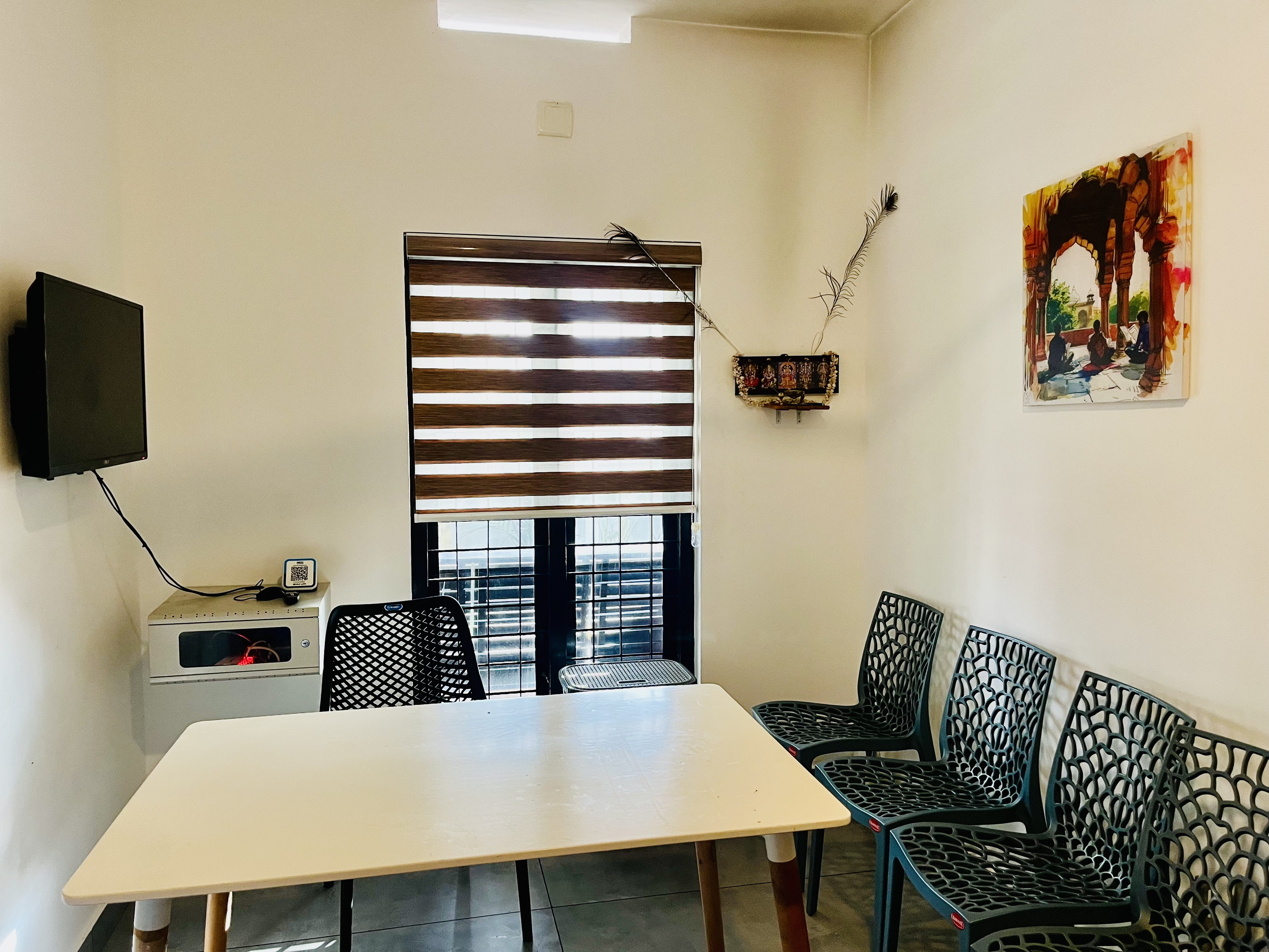 Dining Area & Kitchen